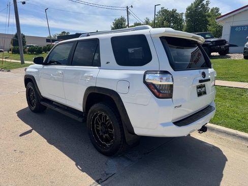 Used 2016 Toyota 4Runner SR5 AWD/4WD image 3