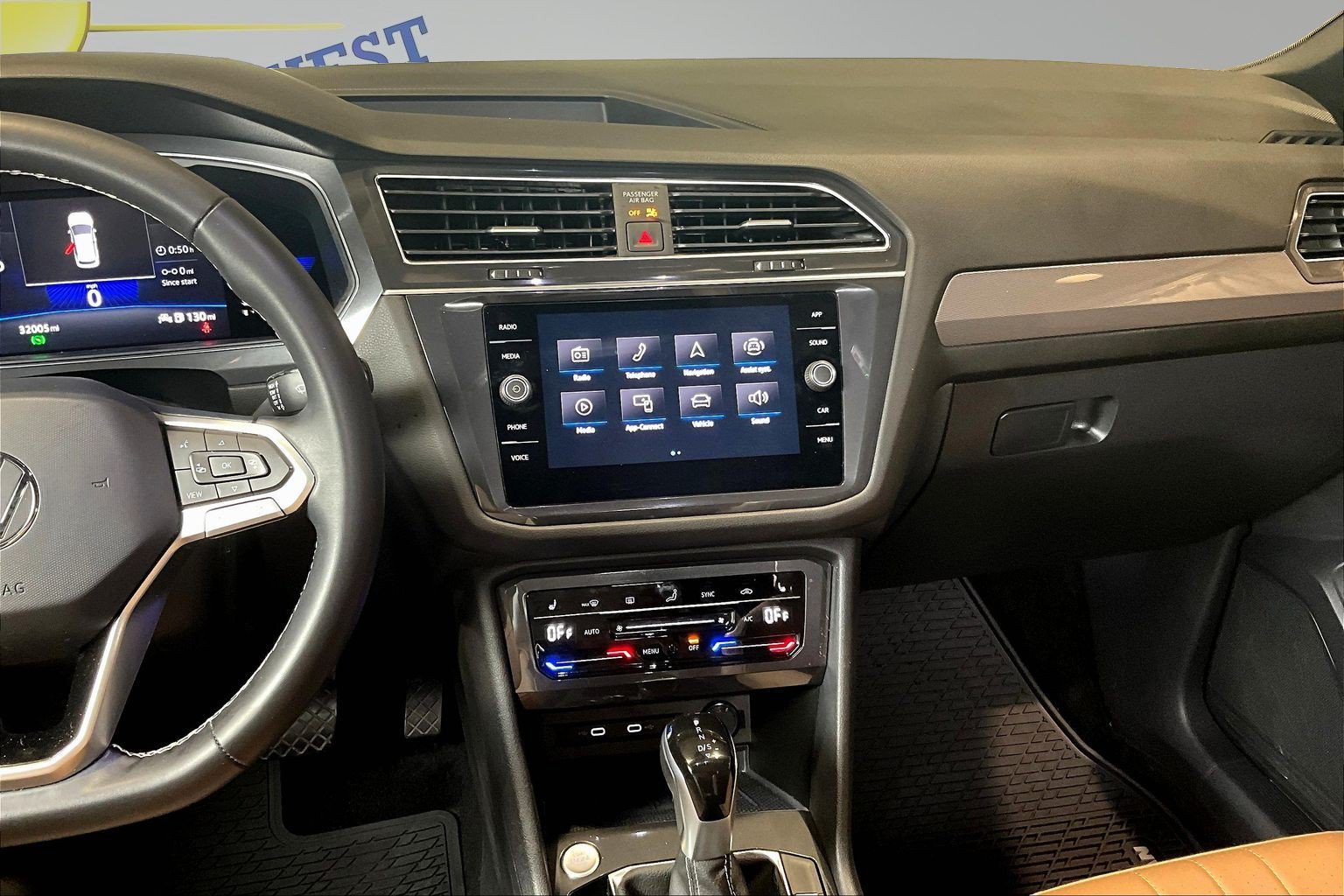 Used 2022 Volkswagen Tiguan SE AWD/4WD image 10