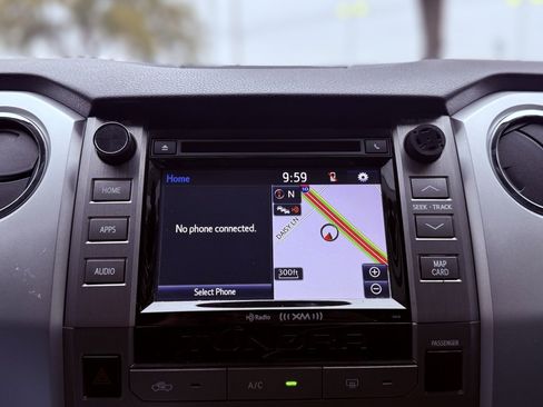 Used 2016 Toyota Tundra SR5 w/ SR5 Upgrade Package image 8