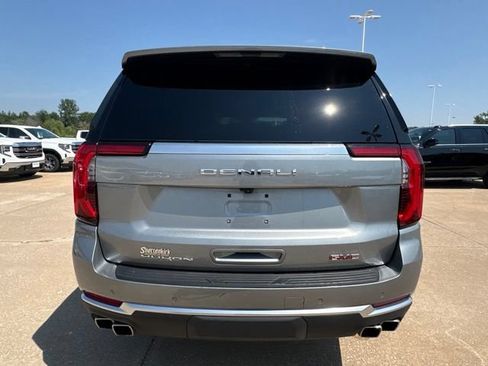 Used 2025 GMC Yukon Denali AWD/4WD image 4
