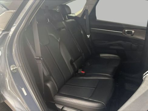 Used 2022 Kia Sorento S w/ Panoramic Sunroof Package AWD/4WD image 20