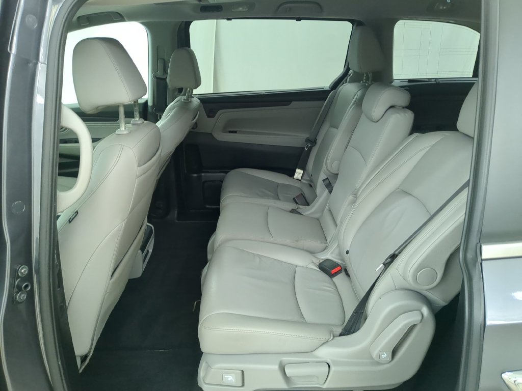 Used 2018 Honda Odyssey Touring image 30