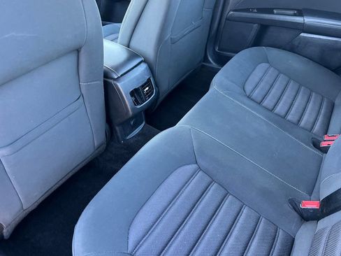 Used 2017 Ford Fusion SE w/ Fusion SE Technology Package image 14