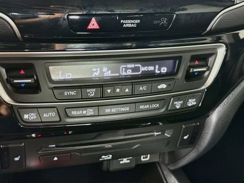 Certified 2021 Honda Pilot Touring image 19