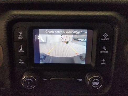Used 2020 Jeep Gladiator Sport w/ Quick Order Package 24S AWD/4WD image 15