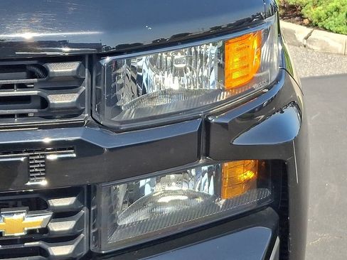 Used 2021 Chevrolet Silverado 1500 Custom AWD/4WD image 9