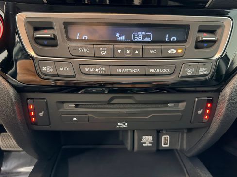Used 2019 Honda Pilot Touring image 51