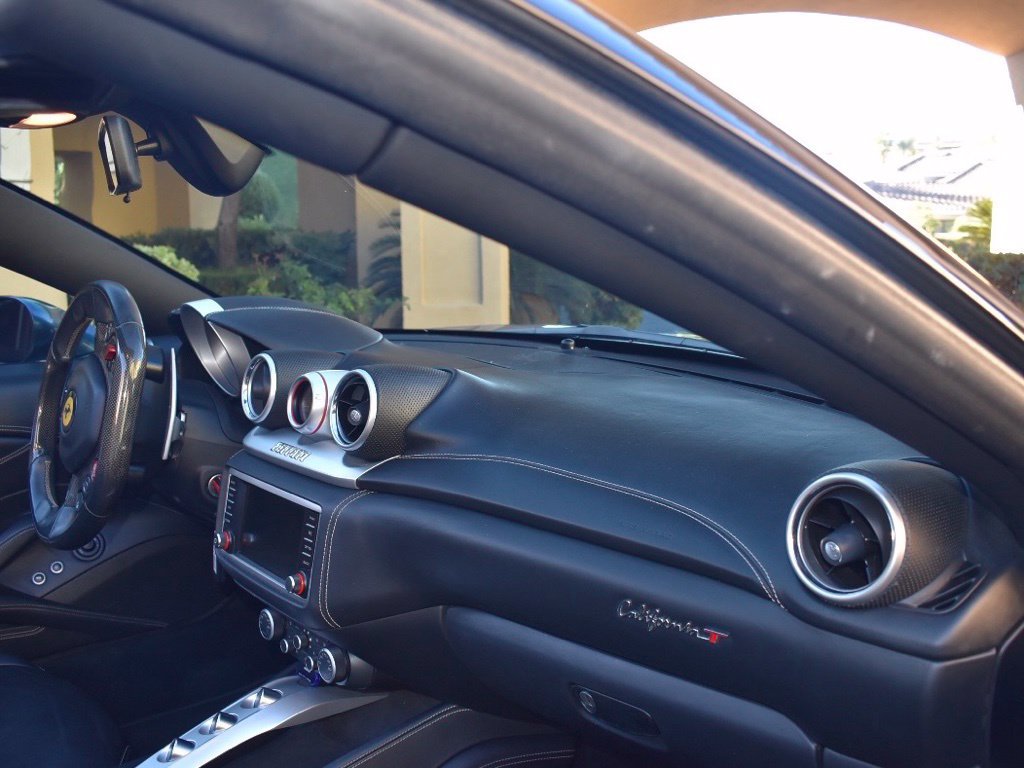 Used 2018 Ferrari California T RWD image 22