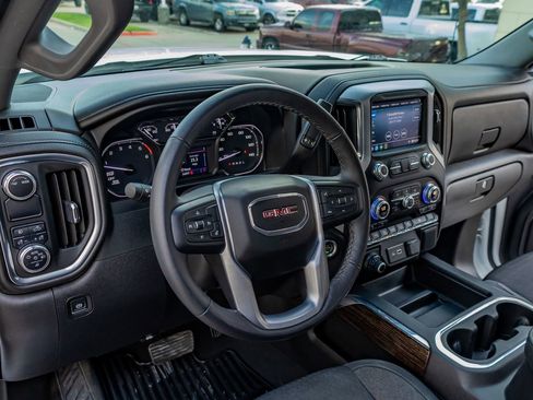 Used 2022 GMC Sierra 1500 Elevation w/ Driver Alert Package I image 16