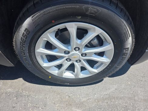 Used 2018 Chevrolet Equinox LT FWD image 13