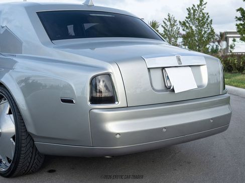 Used 2005 Rolls-Royce Phantom Sedan RWD image 80