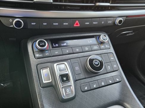 Used 2024 Hyundai Palisade Limited FWD image 17