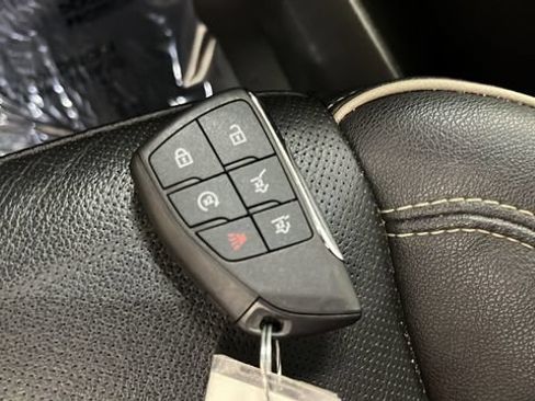 Used 2022 GMC Yukon XL SLT w/ SLT Luxury Package AWD/4WD image 44