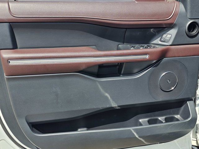 Used 2022 Ford Expedition Limited AWD/4WD image 16