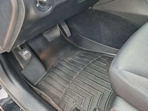 Used 2020 Chrysler 300 Touring w/ Sport Appearance Package image 23