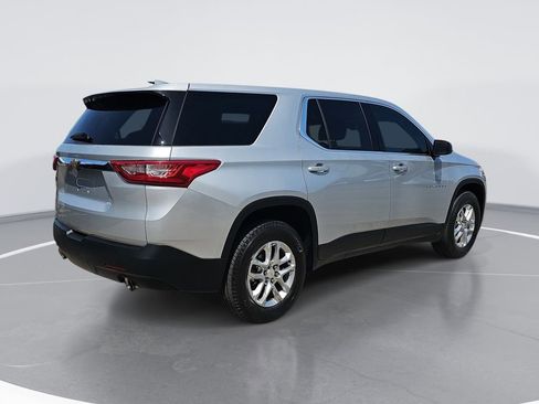 Used 2020 Chevrolet Traverse LS FWD image 3