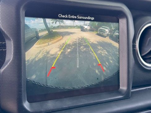 Used 2019 Jeep Wrangler Unlimited Sahara AWD/4WD image 22