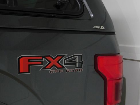 Used 2019 Ford F150 Lariat image 22