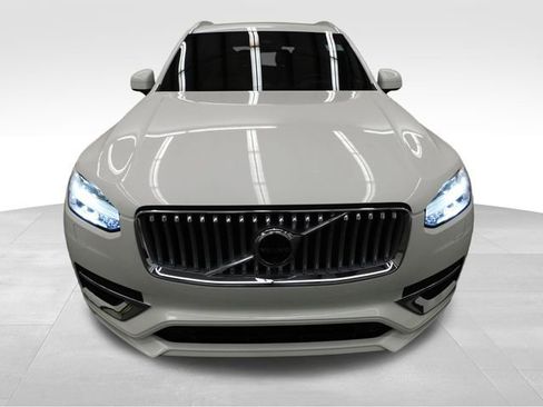 Used 2025 Volvo XC90 B6 Ultra w/ Protection Package Premier image 8