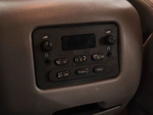 Used 2003 Chevrolet Suburban LT w/ LT Preferred Equipment Group RWD image 30