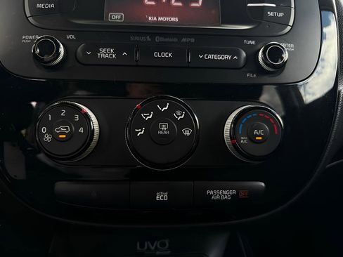 Used 2015 Kia Soul ! FWD image 30