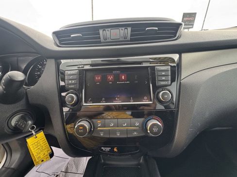 Used 2019 Nissan Rogue Sport S image 20