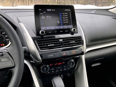 Used 2023 Mitsubishi Eclipse Cross SE image 6