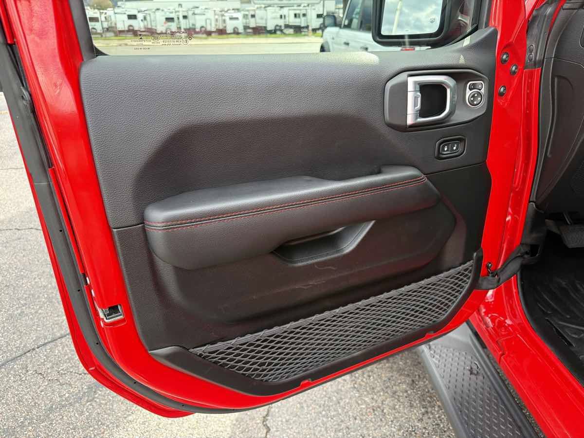Used 2021 Jeep Gladiator Rubicon AWD/4WD image 8