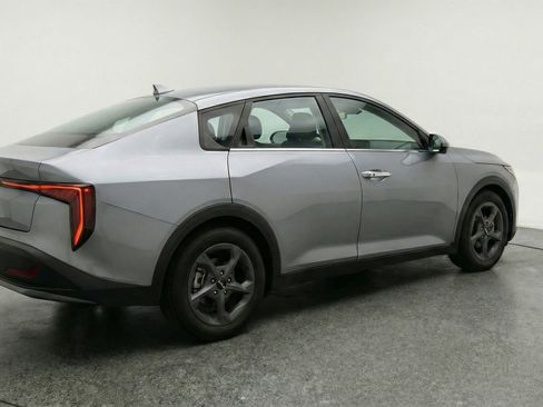 Used 2025 Kia K4 LXS image 9