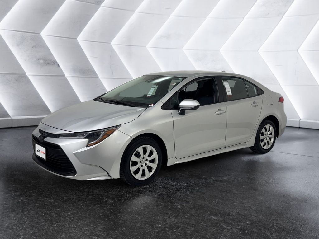 Used 2024 Toyota Corolla LE FWD image 3