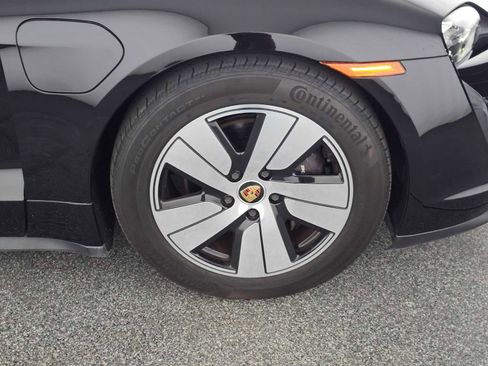 Used 2023 Porsche Taycan w/ Premium Package image 9