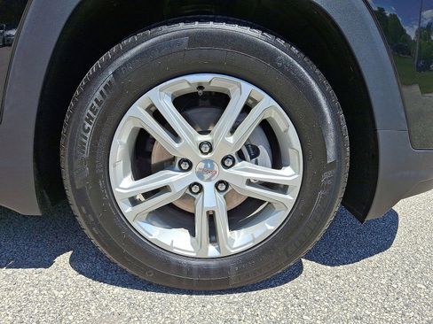 Certified 2023 GMC Terrain SLE w/ Driver Convenience Package FWD image 27