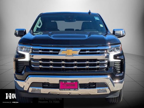 Used 2023 Chevrolet Silverado 1500 LTZ image 9