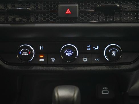 Used 2025 Honda HR-V LX image 18