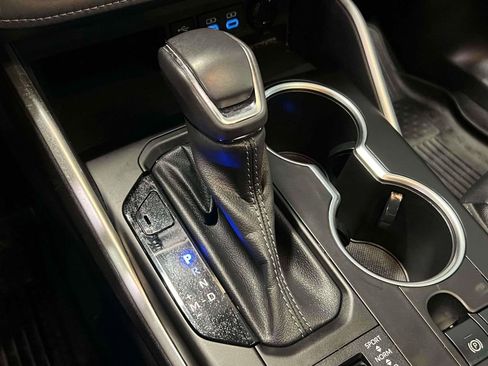 Used 2022 Toyota Highlander XSE image 32