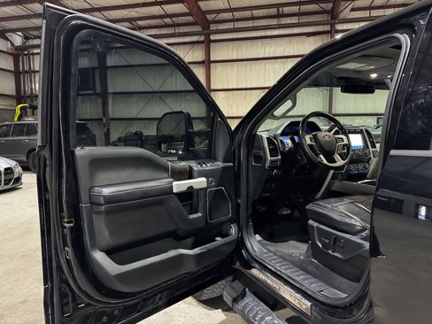 Used 2021 Ford F350 Lariat image 12