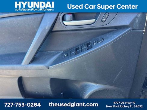 Used 2011 MAZDA MAZDA3 i Touring image 10