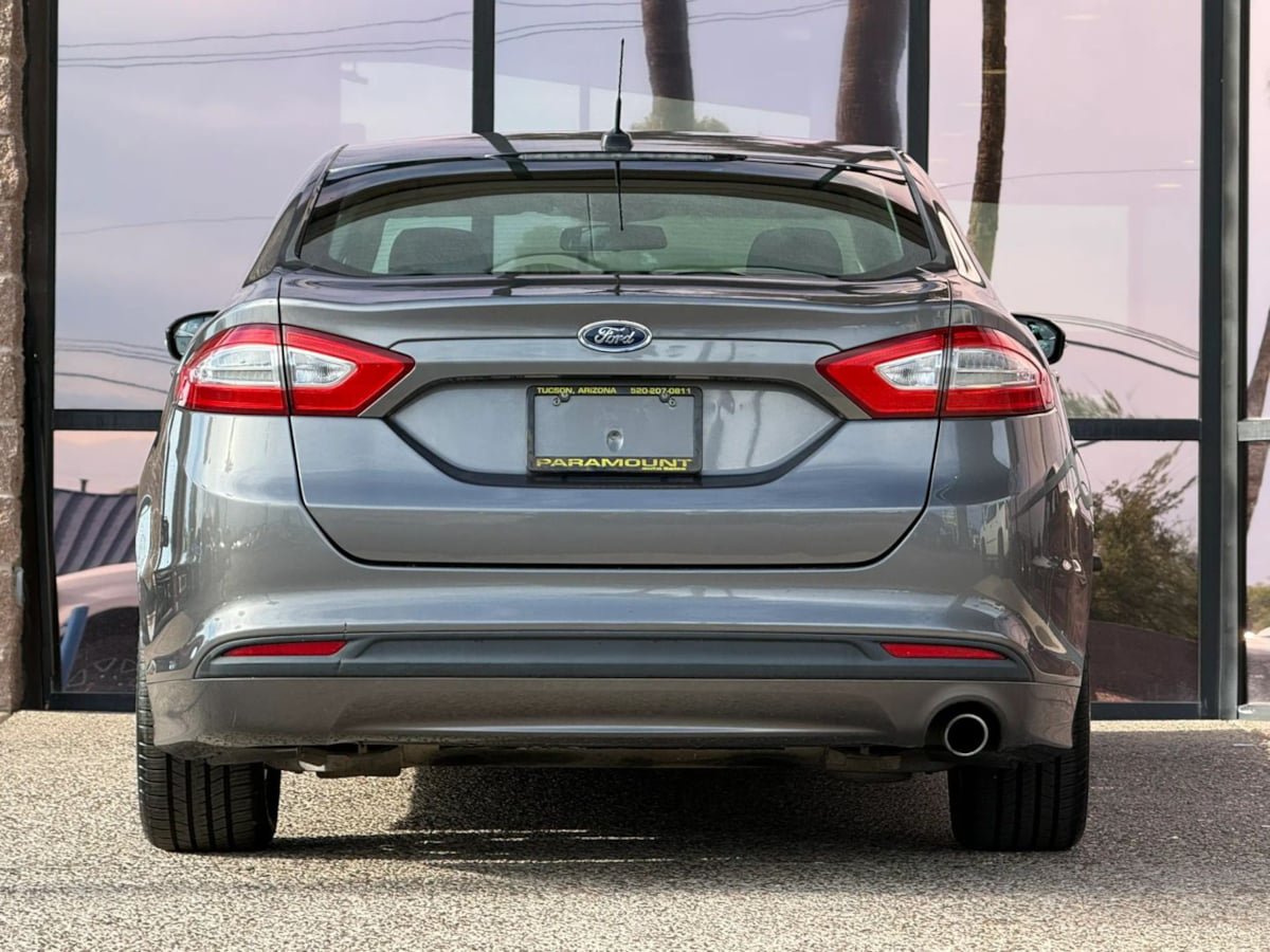 Used 2014 Ford Fusion SE FWD image 10