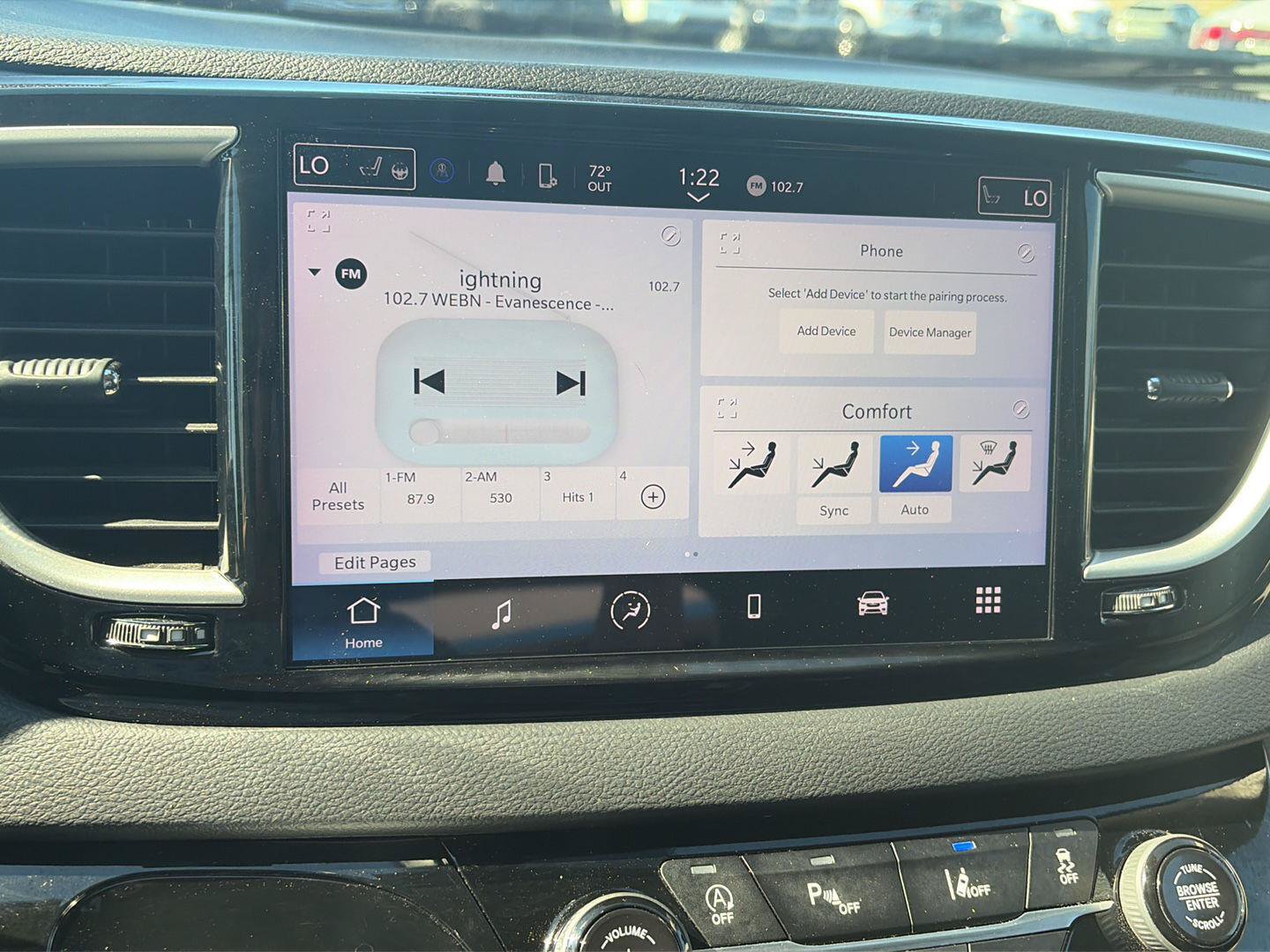 Used 2024 Chrysler Pacifica Touring-L FWD image 26