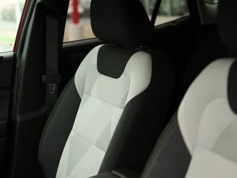Used 2024 Chevrolet Trax LS w/ LS Convenience Package FWD image 15