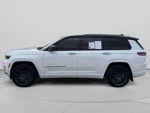 Used 2023 Jeep Grand Cherokee L Summit AWD/4WD image 2