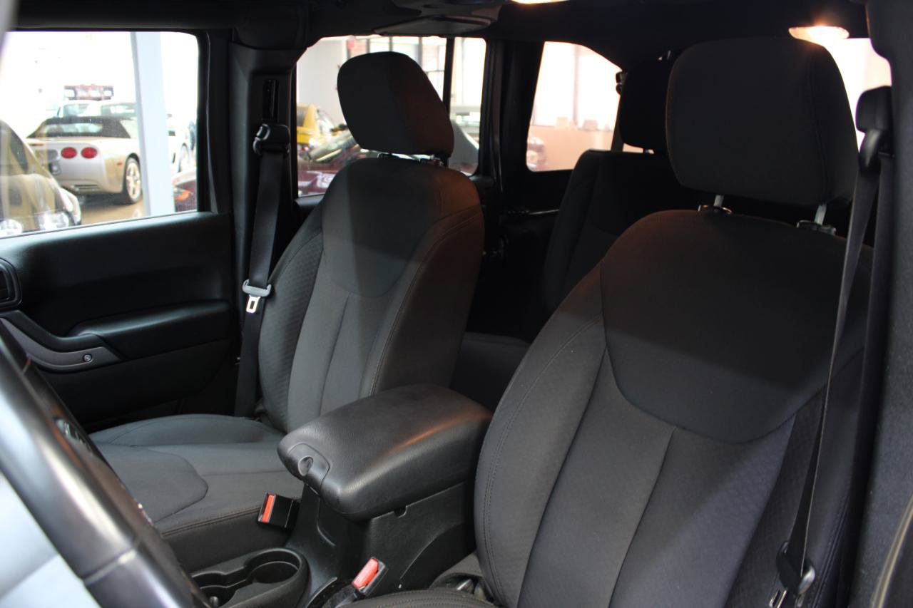 Used 2018 Jeep Wrangler Unlimited Sport S AWD/4WD image 29