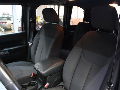Used 2018 Jeep Wrangler Unlimited Sport S AWD/4WD image 29