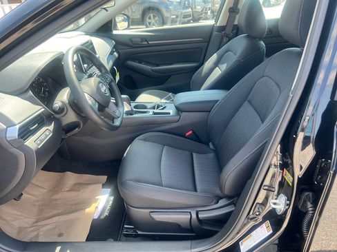 New 2025 Nissan Altima 2.5 S image 10