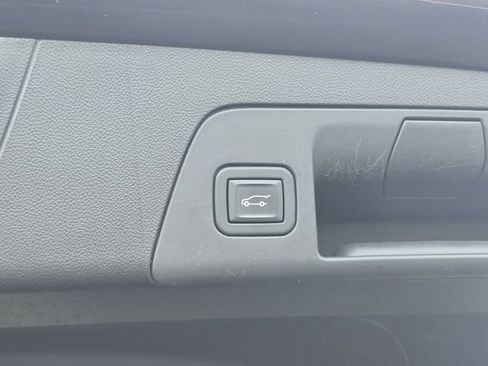 Used 2023 Buick Envision Avenir FWD image 34