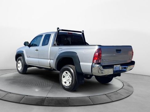 Used 2015 Toyota Tacoma 4x4 Access Cab V6 w/ Convenience Package image 3