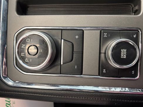 Used 2018 Ford Expedition Max XLT w/ Equipment Group 202A AWD/4WD image 23