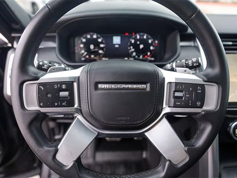 Used 2024 Land Rover Discovery Metropolitan Edition image 15