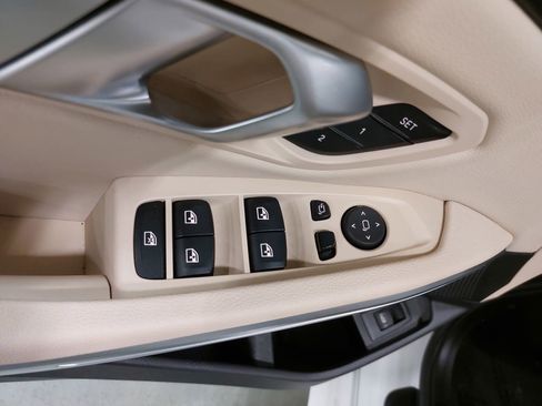 Used 2022 BMW 330i xDrive Sedan w/ Driving Assistance Package image 29