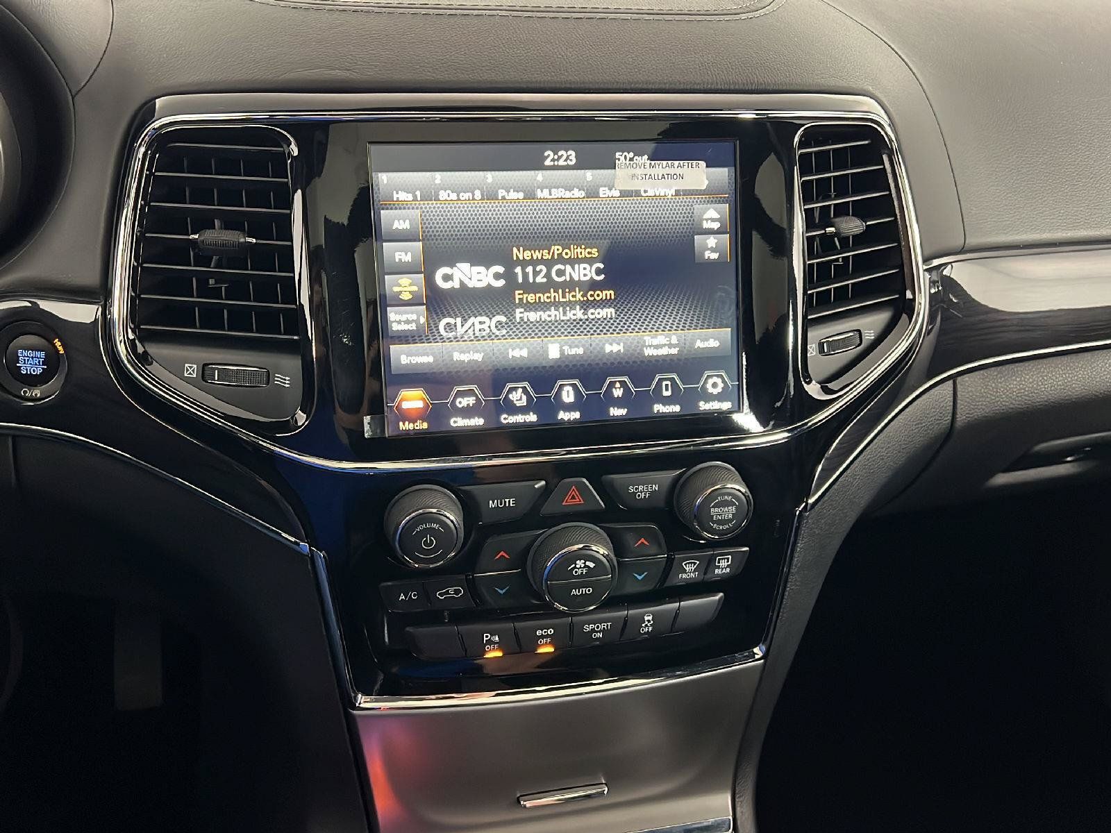Used 2020 Jeep Grand Cherokee Overland AWD/4WD image 19